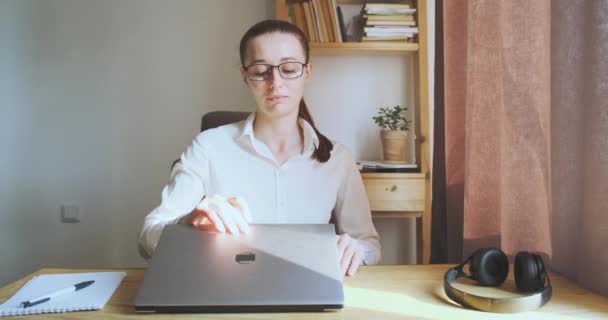 Young Woman Opens Laptop Starts Working Front View Portrait Desktop — Stockvideo