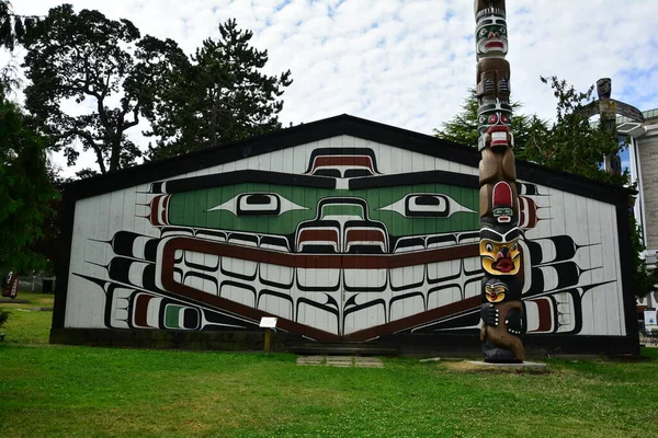 Victoria BC, Kanada 'da görülecek ve yapılacak şeyler. Victoria, British Columbia 'nın başkenti ziyaretinde eğlenebileceğin birçok yer var. Güzel Victoria 'ya gel ve keşfet.
