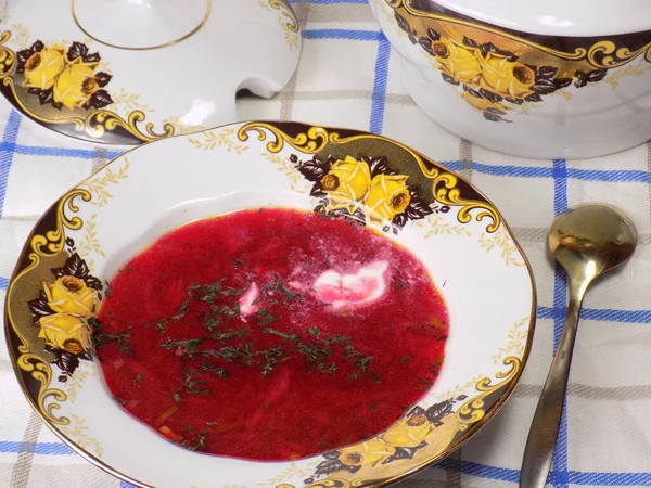 Borscht Dans Une Belle Assiette Sur Table — Photo