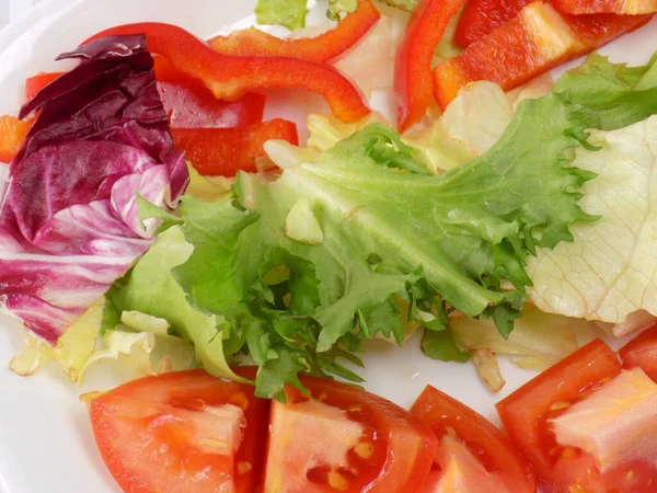 Salade Tomates Poivrons Feuilles Vertes — Photo