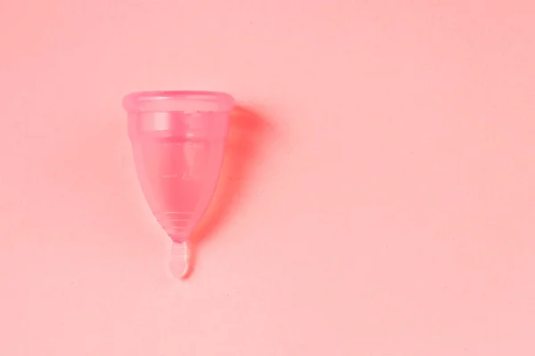 Copa Menstrual Rosa Sobre Fondo Rosa Brillante Producto Alternativo Ecológico — Foto de Stock