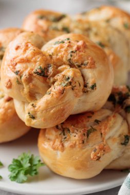 Ev yapımı hamur işi - maydanozlu çörek