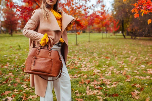 Close Stylish Woman Holding Brown Leather Handbag Wearing Yellow Sweater — Stock Photo, Image