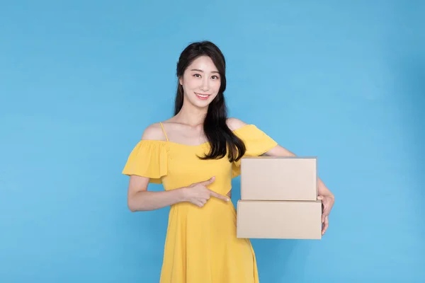 Concept Événement Shopping Belle Femme Asiatique Coréenne Avec Boîte Livraison — Photo