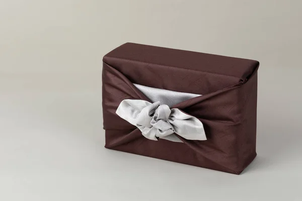 Подарочная Коробка Завернутая Шелк Корейский Праздничный Пакет — стоковое фото