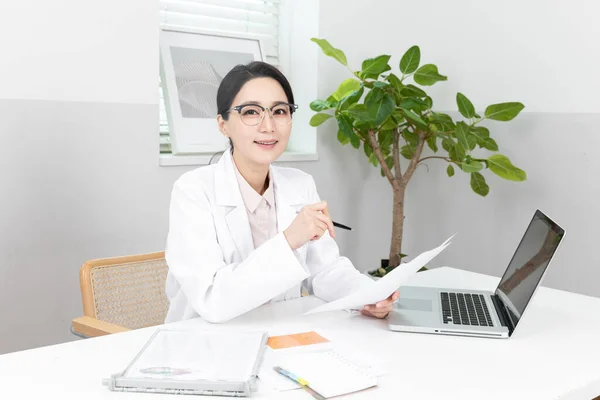 Asiática Coreana Mujer Psiquiátrica Médico Clínica — Foto de Stock