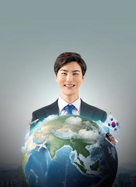 Homme Asiatique Coréen Planant Globe Avec Drapeau Coréen Navire — Photo