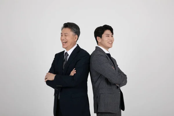 Conceito Negócio Coreano Asiático Velho Jovem Homens Rindo — Fotografia de Stock