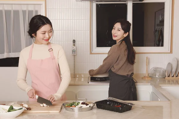 Schön Asiatische Koreanische Frauen Kochen Home Meal Kit — Stockfoto