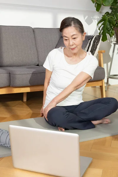 Asian Korean Senior Woman Home Training Fitness — Stock Photo, Image