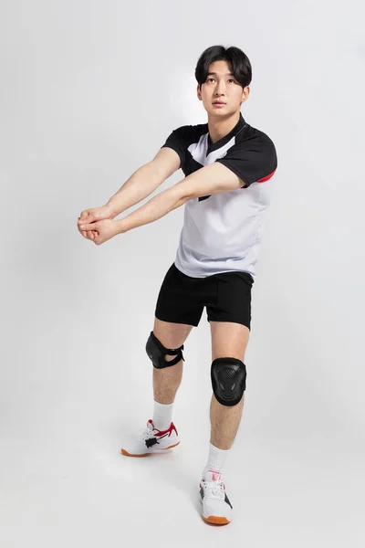 排球运动员 有掷掷 掷动作的亚裔韩国人 — 图库照片