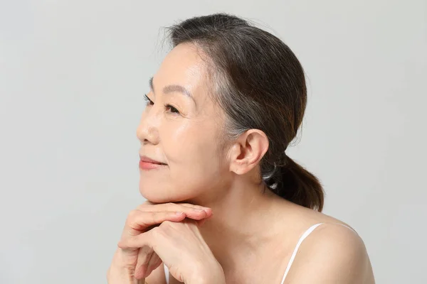 Ázsiai Koreai Vezető Alapvető Bőrápolás Szépség Koncepció Stúdióban — Stock Fotó