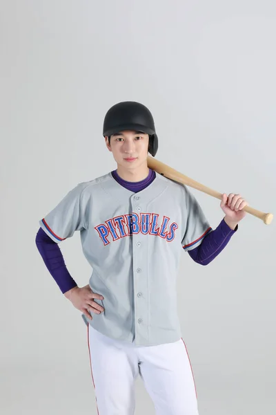 Бейсболист Азиатский Кореец Битой — стоковое фото