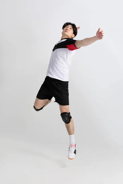 バレーボールスポーツ選手アジア系韓国人スパイク スパイク攻撃モーション — ストック写真