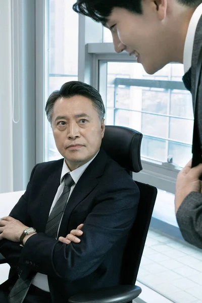 Concept Entreprise Asiatique Coréen Vieux Jeunes Deux Hommes Différentes Générations — Photo