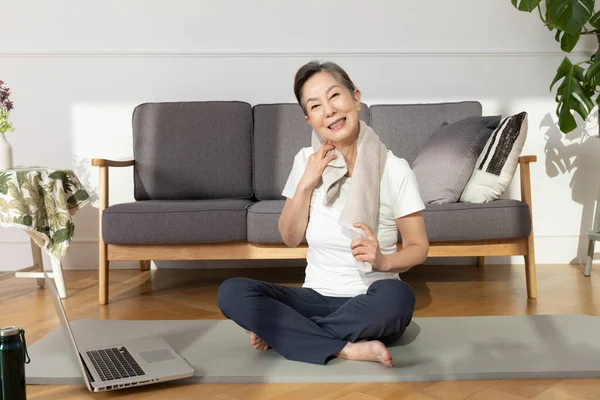 Asian Korean Senior Woman Home Training Fitness — Stock Photo, Image