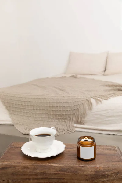 Entspannen Sie Gemütliche Objekte Und Hintergrund Mit Kaffee Kerze Bettwäsche — Stockfoto
