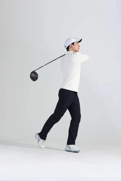 Golf Player Azjatycki Koreański Człowiek Kijem Golfowym Studio — Zdjęcie stockowe