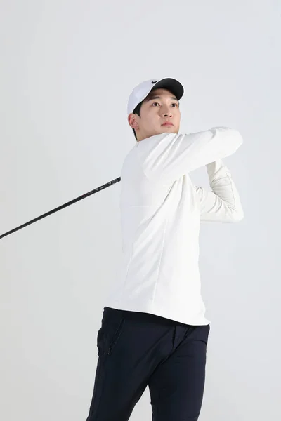 Golf Player Azjatycki Koreański Człowiek Kijem Golfowym Studio — Zdjęcie stockowe