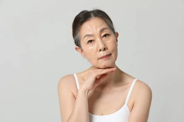 Ázsiai Koreai Vezető Alapvető Bőrápolás Szépség Koncepció Stúdióban — Stock Fotó