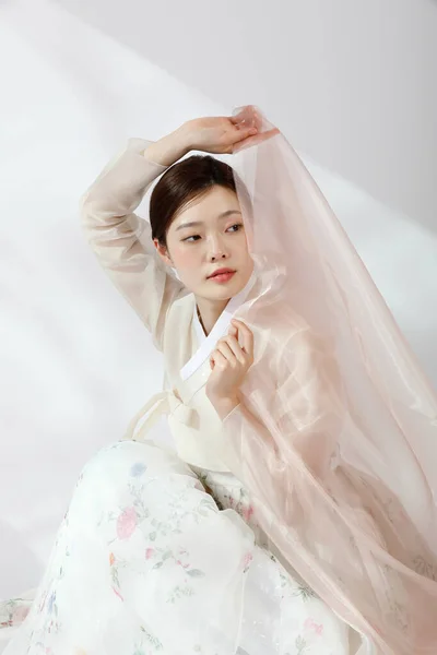 Asiático Coreano Jovem Mulher Vestindo Hanbok Coreano Roupas Tradicionais Cosméticos — Fotografia de Stock