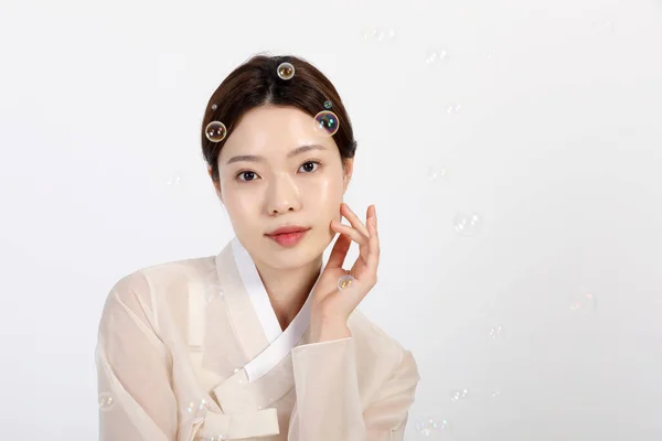 Asiatica Coreana Giovane Donna Indossa Hanbok Coreano Abiti Tradizionali Concetto — Foto Stock