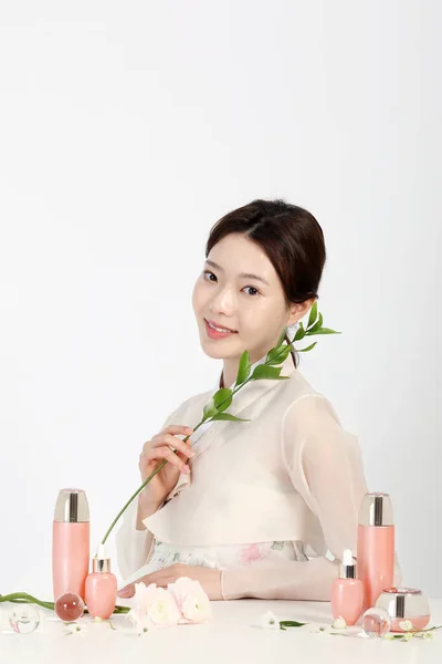 Ázsiai Koreai Fiatal Visel Hanbok Koreai Hagyományos Ruhák Kozmetikai Smink — Stock Fotó