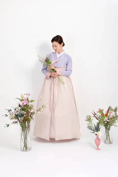 Concetto Bellezza Primaverile Bella Donna Coreana Che Indossa Hanbok Con — Foto Stock