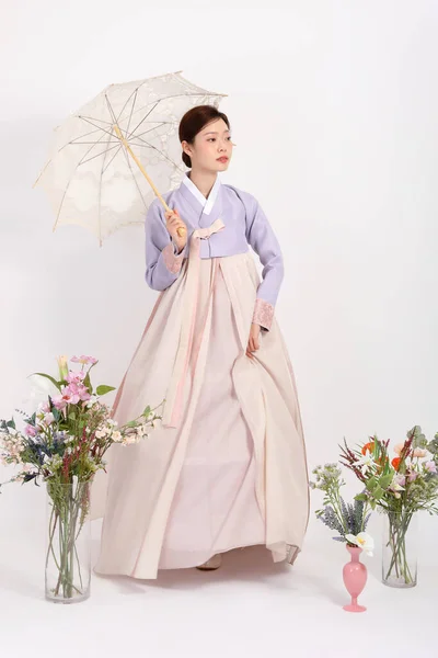 Jarní Krása Koncept Krásná Korejská Žena Sobě Hanbok Deštníkem — Stock fotografie