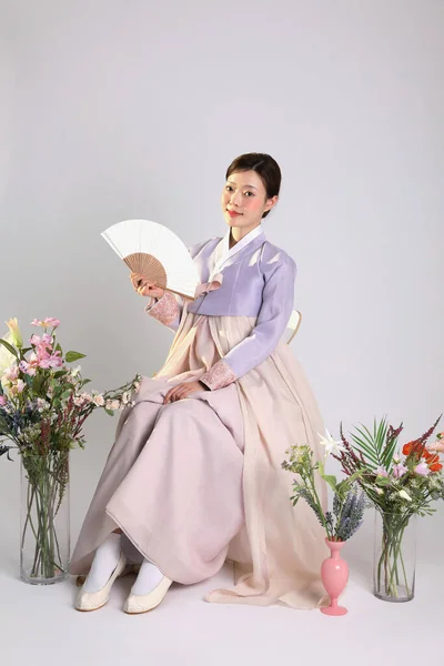 Концепція Весняної Краси Красива Корейська Жінка Ханбок Складною Сковородою — стокове фото