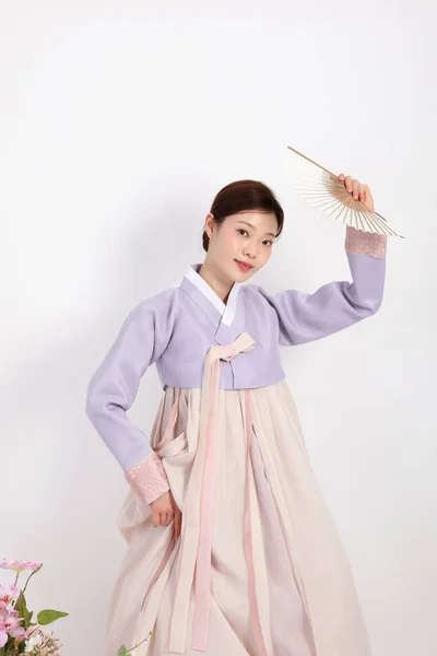 Spring Beauty Concept Beautiful Korean Woman Wearing Hanbok Folding Pan — 스톡 사진