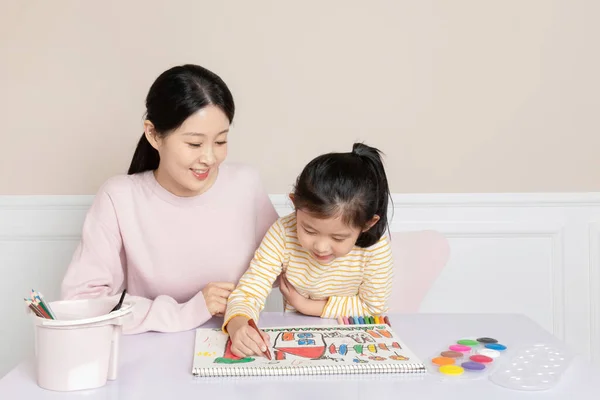 Azji Koreański Matka Córka Rysunek Razem — Zdjęcie stockowe