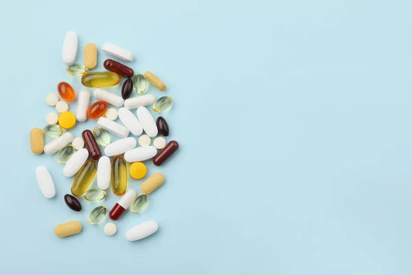 Kreatives Konzept Medizinischer Pillen Auf Blauem Hintergrund — Stockfoto