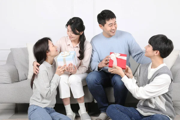 Asian Korean Family Celebration Parents Day Gifts — Photo