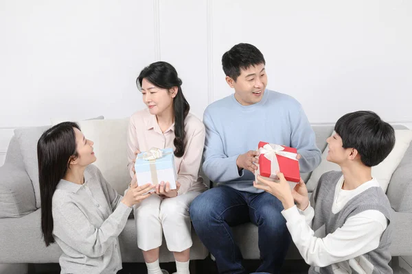 Ασιατική Κορεατική Γιορτή Της Οικογένειας Των Γονέων Δώρα — Φωτογραφία Αρχείου