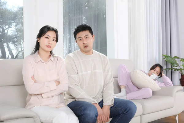 Asian Korean Family Photo Parents Who Dissatisfied Unemployed Child — Fotografia de Stock