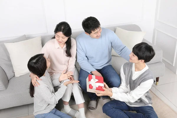Asian Korean Family Parents Day Celebration —  Fotos de Stock