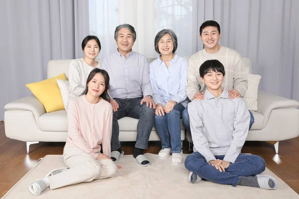 Asian Korean Family Sitting Side Side — Stock Photo, Image