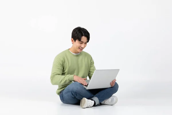 Job Interview Asian Korean Young Man Looking Laptop Smiling — Fotografia de Stock