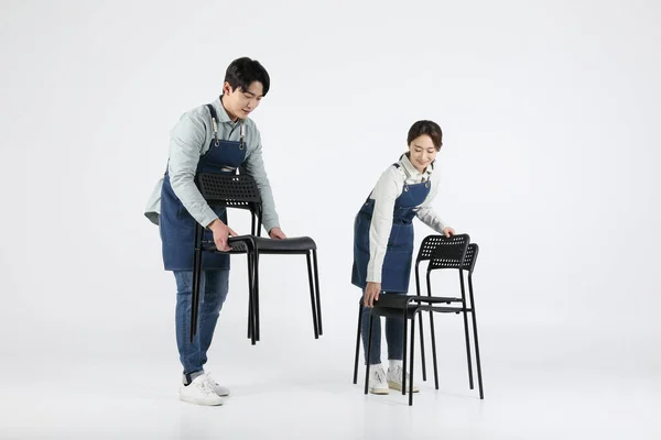 Asian Korean Young Man Woman Startup Concept_ Tidying Chairs — Fotografia de Stock