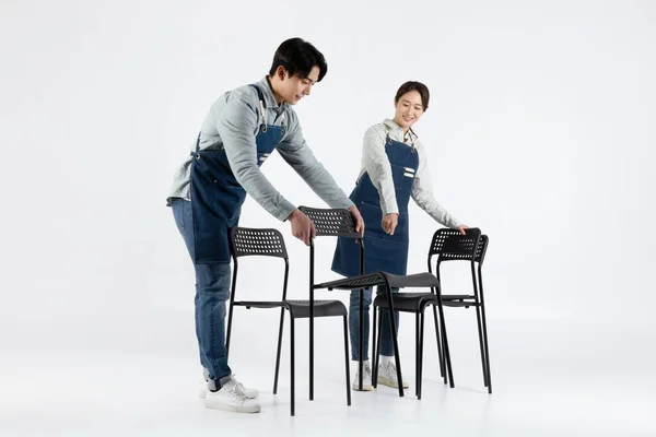 Asian Korean Young Man Woman Startup Concept_ Tidying Chairs — Fotografia de Stock