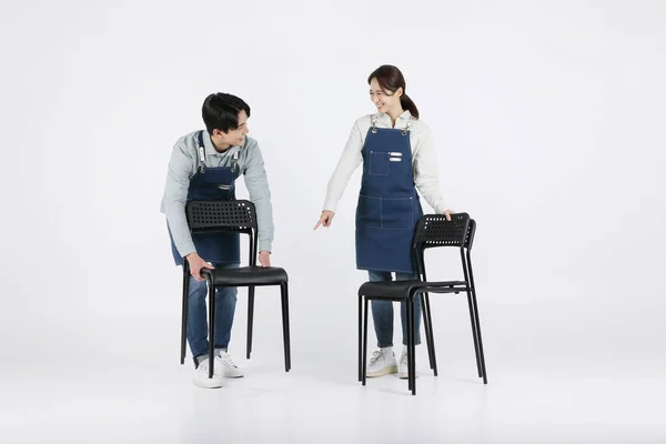 Asian Korean Young Man Woman Startup Concept Tidying Chairs — Fotografia de Stock