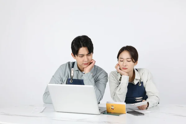 Asian Korean Young Man Woman Startup Concept Worried While Looking — Stock Photo, Image