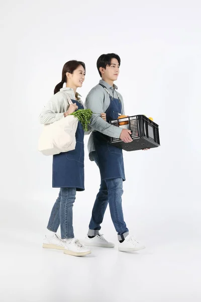 Asian Korean Young Man Woman Startup Concept Returning Fruit Market — Fotografia de Stock