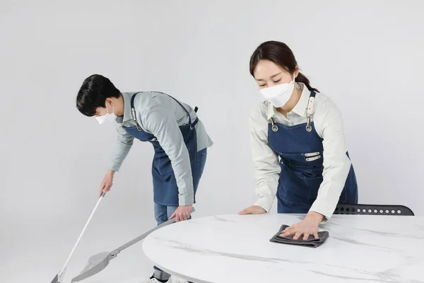 Azji Koreański Młody Mężczyzna Kobieta Startup Concept Cleaning — Zdjęcie stockowe