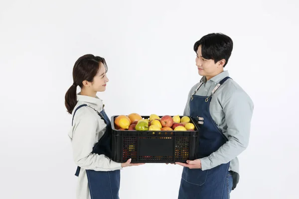 Asian Korean Young Man Woman Startup Concept Carrying Luggage Together — стокове фото