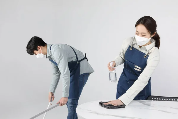 Asian Korean Young Man Woman Startup Concept Cleaning — Zdjęcie stockowe