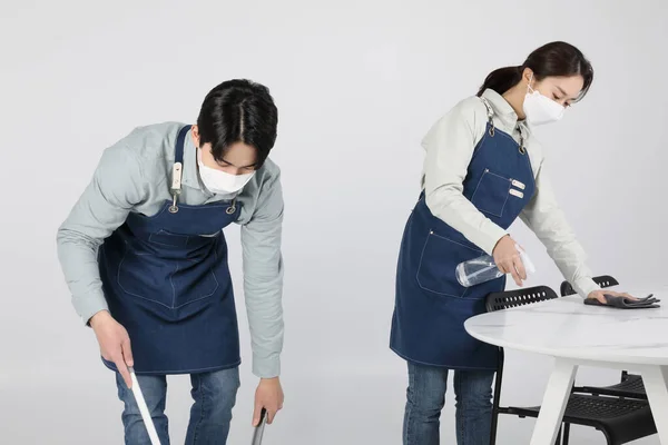 Asian Korean Young Man Woman Startup Concept Cleaning — Zdjęcie stockowe