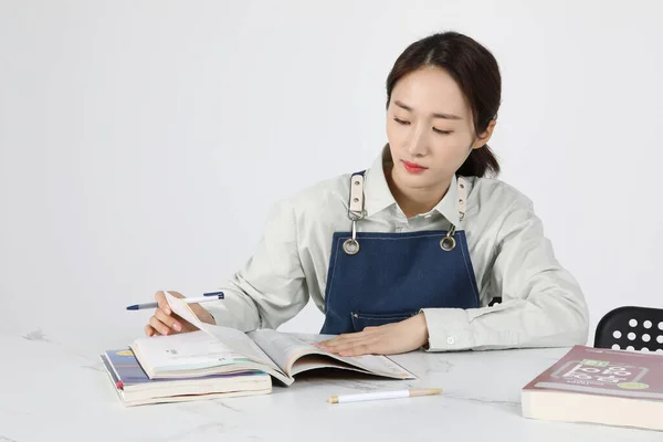 Asian Korean Young Man Woman Startup Concept Young Man Studying — Foto de Stock