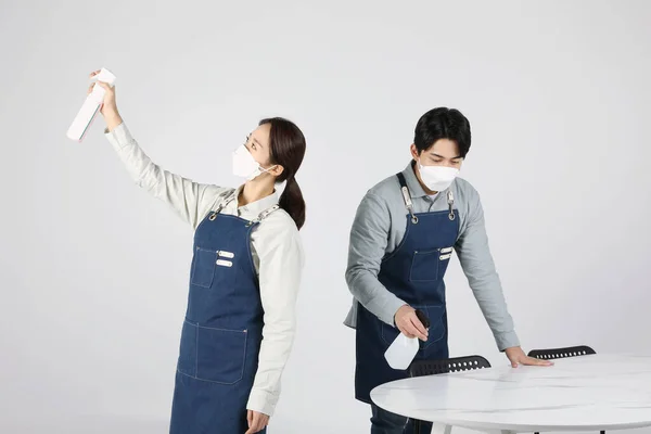 Asian Korean Young Man Woman Startup Concept_Disinfecting — Foto Stock